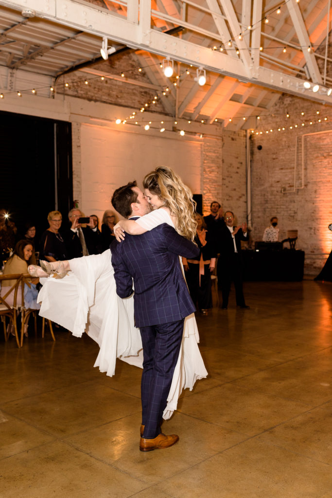 bride and groom first dance - hnypt la wedding
