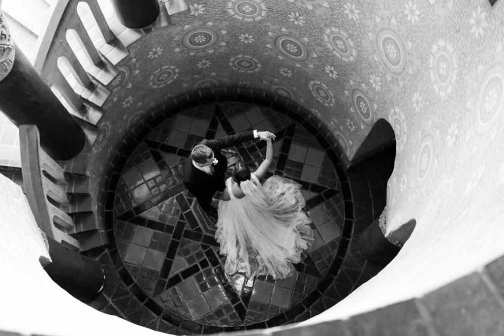 bride and groom portraits at santa barbara courthouse black and white
