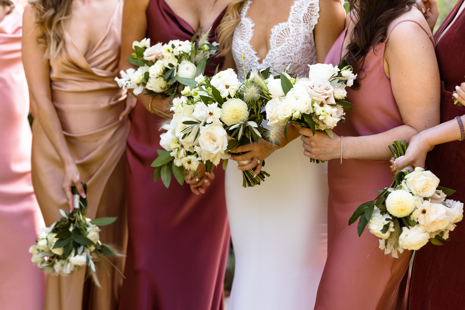ojai valley inn wedding photos - bridesmaids bouquets