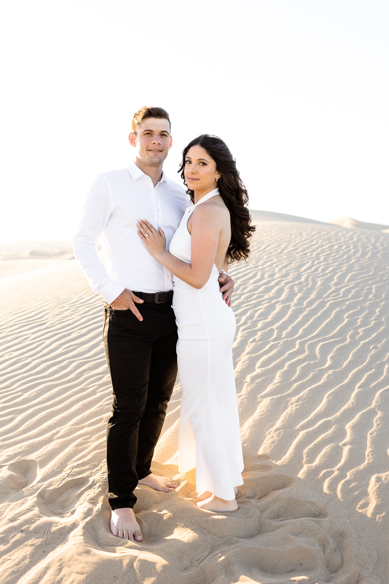 imperial sand dunes engagement photography, all white engagement photo outfits