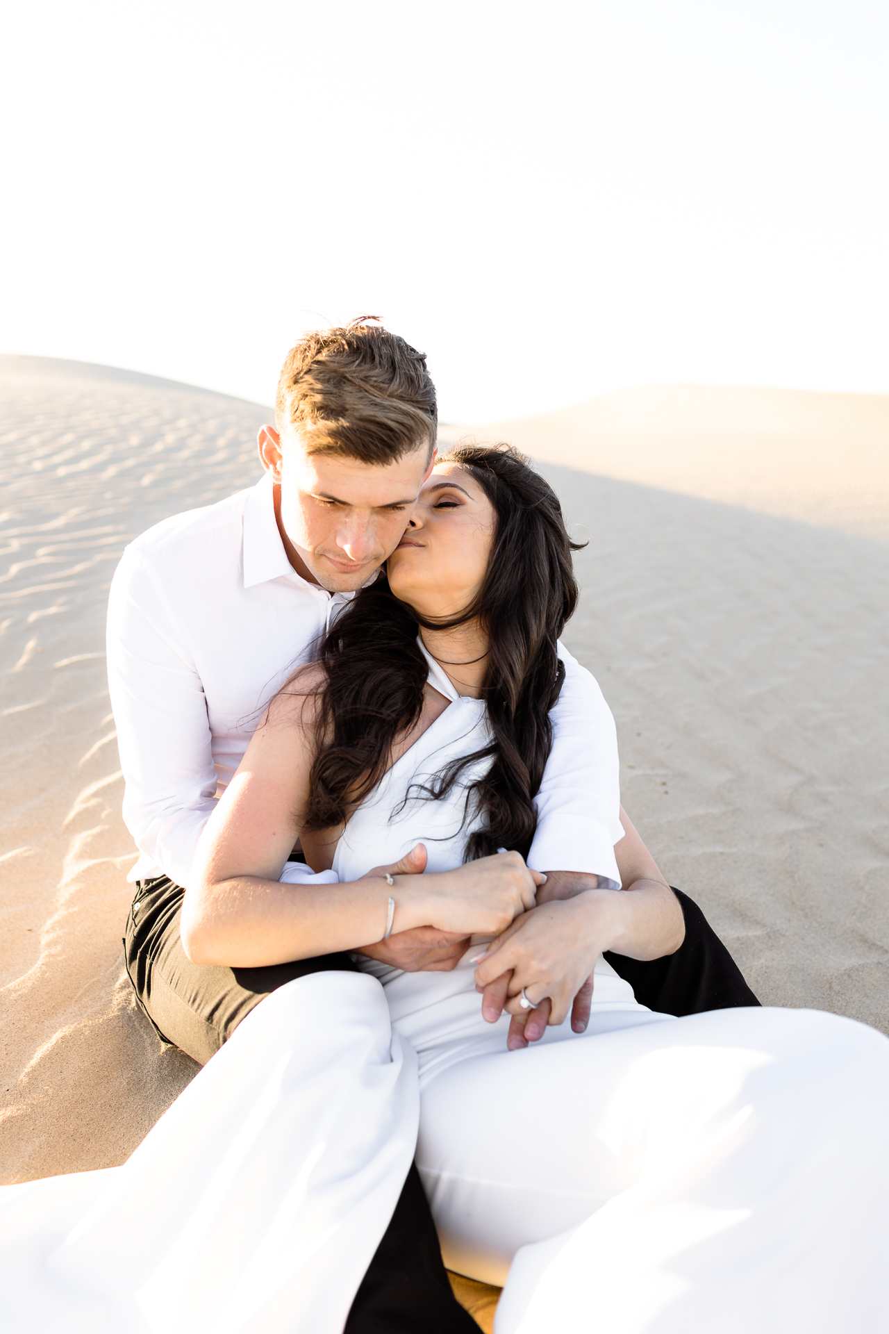 imperial sand dunes engagement photography, all white engagement photo outfits